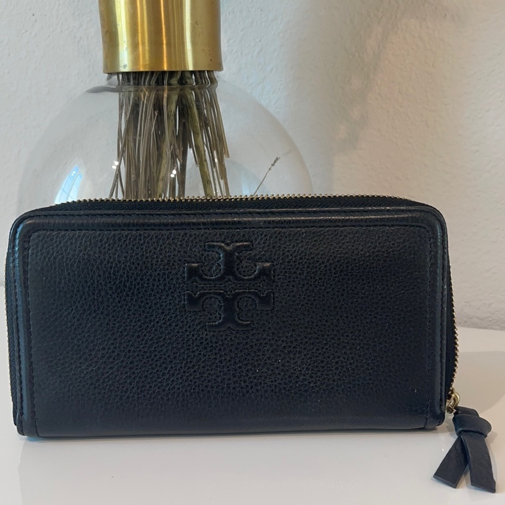 Tory Butch wallet